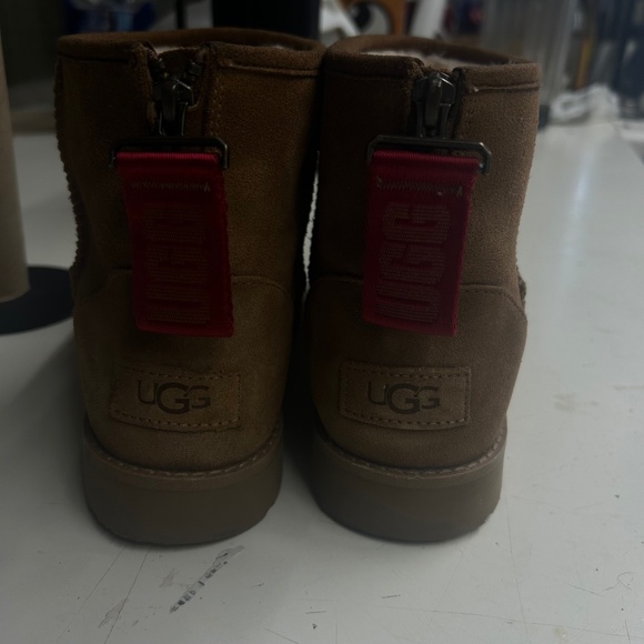 Uggs - Picture 1 of 5